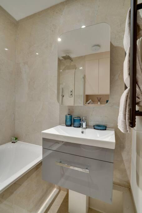 Glamorous Art Deco Flat In Chelsea Londra Esterno foto